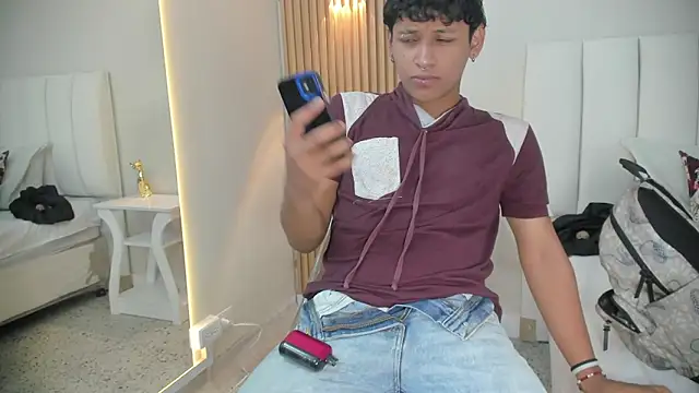 Snapshot of axel_ps chatting on 10-23-25, 04:11 axel ps online show from 10-23-25, 04:11