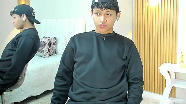 Snapshot of axel_ps chatting on 10-15-25, 03:38 axel ps online show from 10-15-25, 03:38
