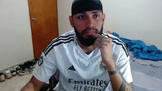 Snapshot of samir_music chatting on 10-26-25, 07:03 samir music online show from 10-26-25, 07:03