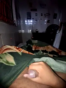 Snapshot of Zenfox24 chatting on 10-27-25, 10:11 Zenfox24 online show from 10-27-25, 10:11