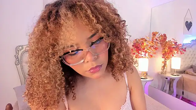 NiaColusi online show from 10-02-25, 08:12