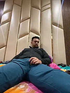 Snapshot of BengaliBabu_Rohan chatting on 01-04-25, 04:00 BengaliBabu Rohan online show from 01-04-25, 04:00