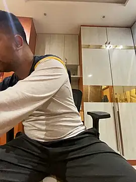 Snapshot of BengaliBabu_Rohan chatting on 01-05-25, 03:45 BengaliBabu Rohan online show from 01-05-25, 03:45