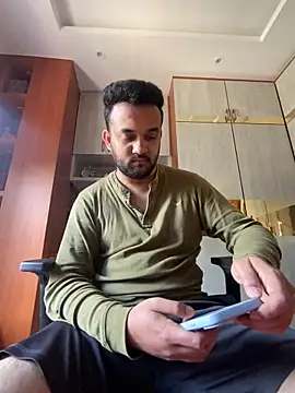 Snapshot of BengaliBabu_Rohan chatting on 01-26-25, 06:28 BengaliBabu Rohan online show from 01-26-25, 06:28