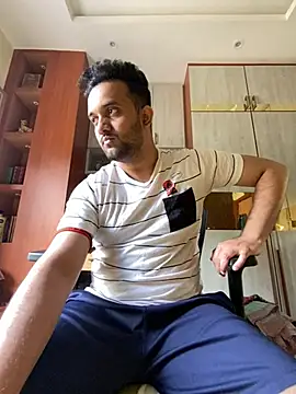 Snapshot of BengaliBabu_Rohan chatting on 02-25-25, 06:03 BengaliBabu Rohan online show from 02-25-25, 06:03