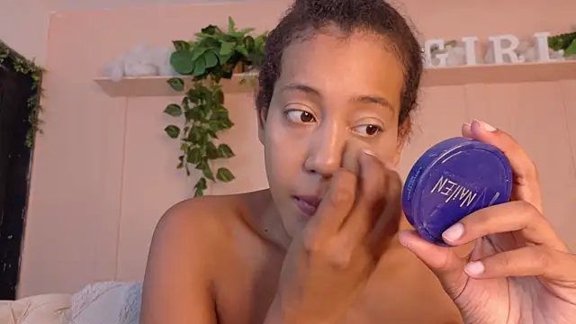 Snapshot of flavia_cruz chatting on 07-19-26, 12:24 flavia cruz online show from 07-19-26, 12:24