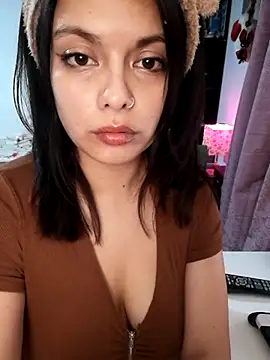 Snapshot of mia__katt chatting on 02-05-25, 06:13 mia katt online show from 02-05-25, 06:13