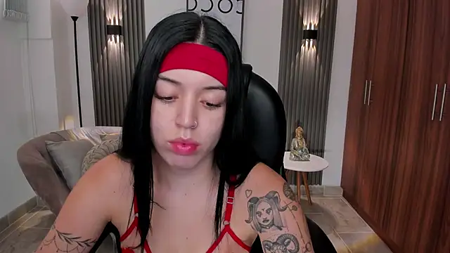 zoee jackson online show from 06-08-26, 07:47
