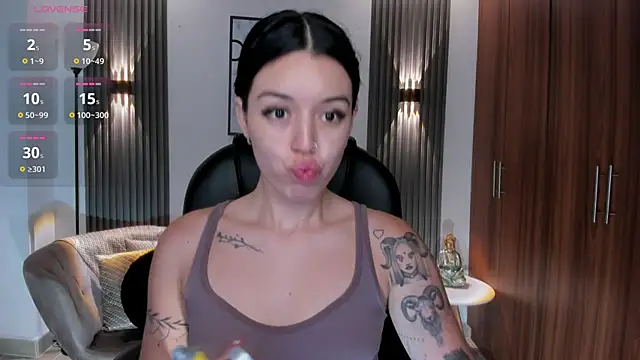zoee jackson online show from 06-25-26, 06:35