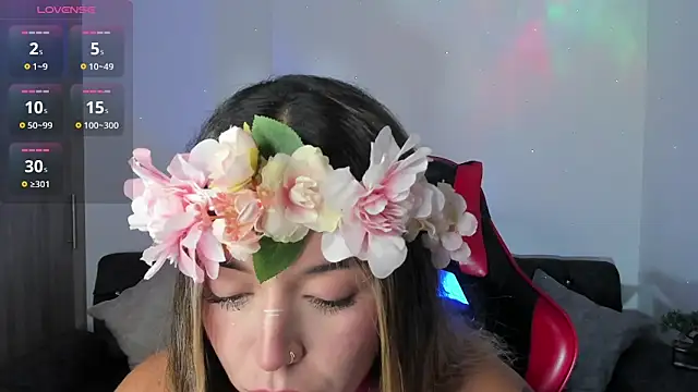 Snapshot of zoee_jackson chatting on 10-15-25, 04:33 zoee jackson online show from 10-15-25, 04:33