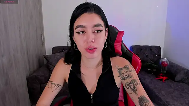 Snapshot of zoee_jackson chatting on 05-16-26, 05:12 zoee jackson online show from 05-16-26, 05:12