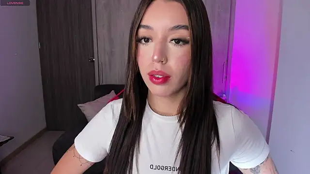 Snapshot of zoee_jackson chatting on 01-11-26, 01:23 zoee jackson online show from 01-11-26, 01:23