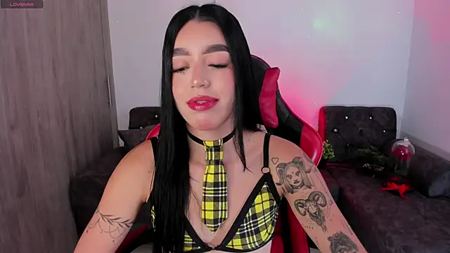 Snapshot of zoee_jackson chatting on 04-24-26, 10:12 zoee jackson online show from 04-24-26, 10:12