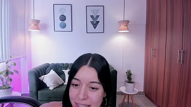 zoee jackson online show from 06-15-26, 06:29