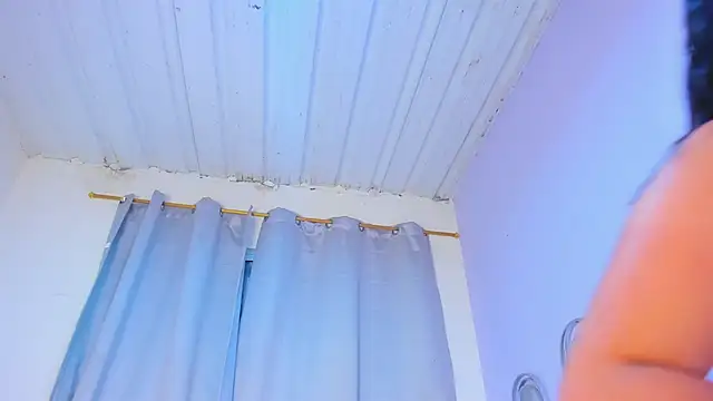 LunaMontiel online show from 10-11-25, 02:12