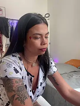 Snapshot of GrlAlice chatting on 02-13-25, 04:50 GrlAlice online show from 02-13-25, 04:50