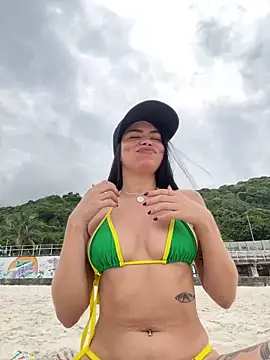 Snapshot of GrlAlice chatting on 01-05-25, 02:08 GrlAlice online show from 01-05-25, 02:08