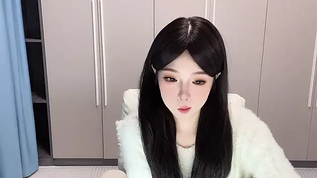 Snapshot of Q-ing chatting on 10-15-25, 01:41 Q-ing online show from 10-15-25, 01:41