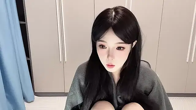 Snapshot of Q-ing chatting on 11-04-25, 12:53 Q-ing online show from 11-04-25, 12:53