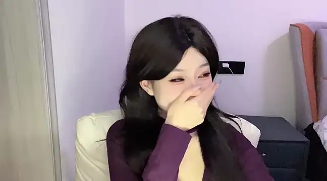 Snapshot of Q-ing chatting on 03-06-25, 07:36 Q-ing online show from 03-06-25, 07:36