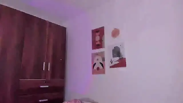 Luisa0110 online show from 02-15-25, 06:12