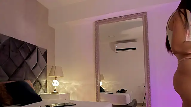 Luisa0110 online show from 04-21-26, 06:47
