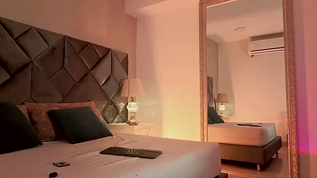 Luisa0110 online show from 04-08-26, 07:26