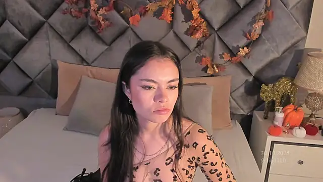 Luisa0110 online show from 10-31-25, 09:00