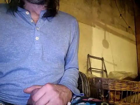 Snapshot of stavroun chatting on 10-31-25, 02:30 stavroun online show from 10-31-25, 02:30