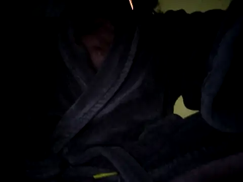 Snapshot of stavroun chatting on 12-21-25, 01:30 stavroun online show from 12-21-25, 01:30