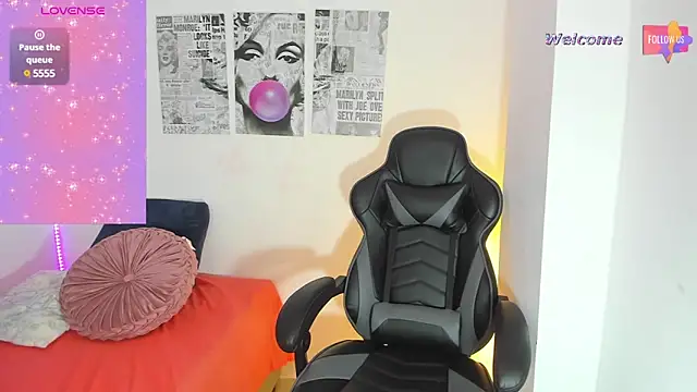 Snapshot of MEGANTARLY09 chatting on 02-07-25, 12:31 MEGANTARLY09 online show from 02-07-25, 12:31