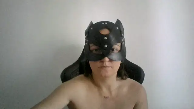 Snapshot of MaxWellas6 chatting on 07-21-26, 11:33 MaxWellas6 online show from 07-21-26, 11:33