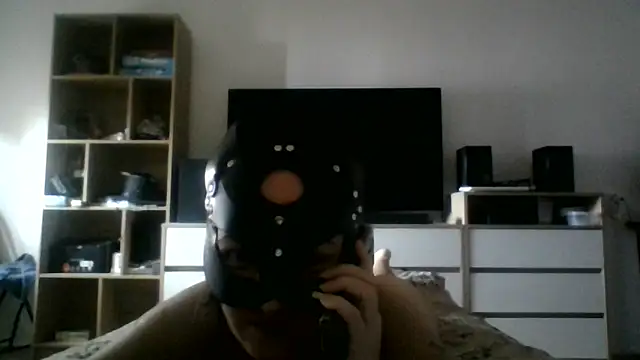 Snapshot of MaxWellas6 chatting on 03-05-26, 02:35 MaxWellas6 online show from 03-05-26, 02:35