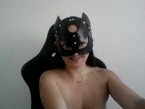 Snapshot of MaxWellas6 chatting on 06-24-26, 10:03 MaxWellas6 online show from 06-24-26, 10:03