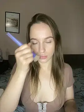 Snapshot of EdnaBradley chatting on 10-14-25, 02:50 EdnaBradley online show from 10-14-25, 02:50