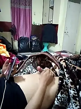 Snapshot of Spgaarya chatting on 03-10-25, 01:01 Spgaarya online show from 03-10-25, 01:01