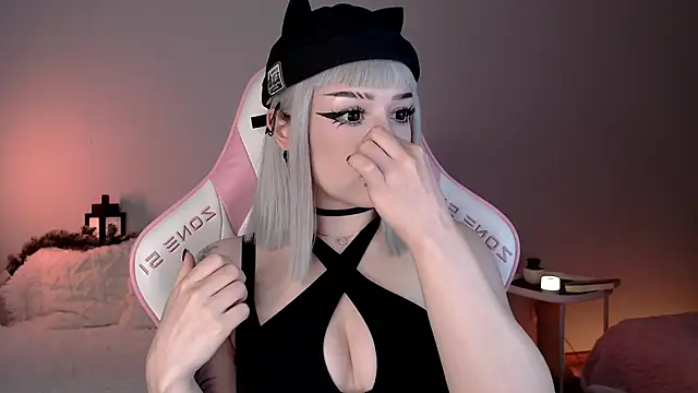 Snapshot of meowceline chatting on 01-09-26, 05:58 meowceline online show from 01-09-26, 05:58