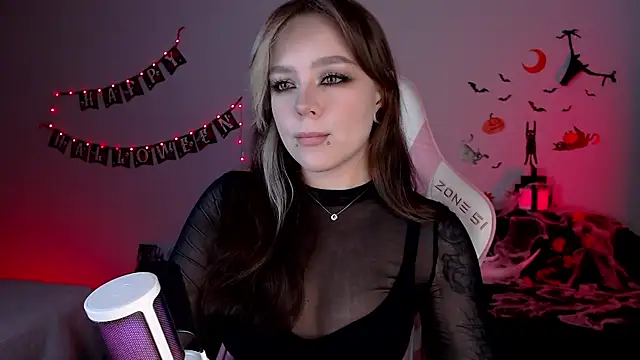 Snapshot of meowceline chatting on 10-27-25, 05:14 meowceline online show from 10-27-25, 05:14