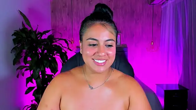 Snapshot of Xisu_ chatting on 02-22-25, 09:56 Xisu online show from 02-22-25, 09:56