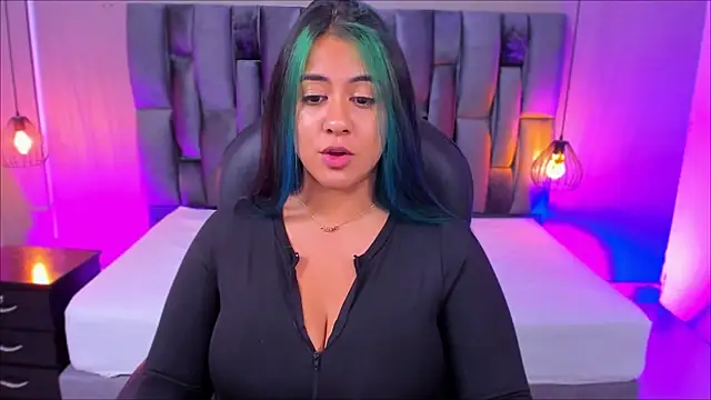 Snapshot of Xisu_ chatting on 02-05-25, 11:44 Xisu online show from 02-05-25, 11:44