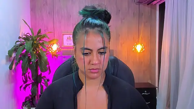 Snapshot of Xisu_ chatting on 01-23-25, 03:48 Xisu online show from 01-23-25, 03:48