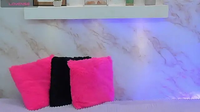 AmyBarton02 online show from 04-13-26, 04:22