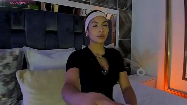 TaniaSmith1 online show from 11-29-25, 11:16