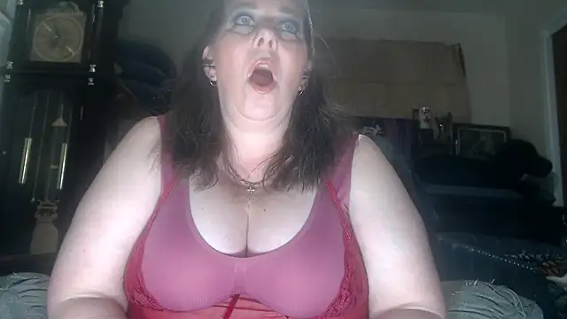 Snapshot of ladyscarlotta chatting on 06-06-26, 10:04 ladyscarlotta online show from 06-06-26, 10:04