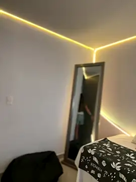 AmmyCollinsW online show from 12-18-25, 09:18