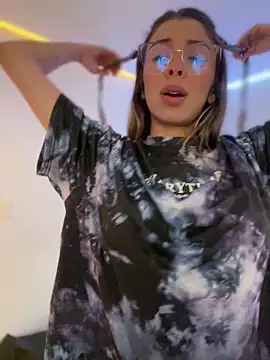 AmmyCollinsW online show from 10-10-25, 08:53