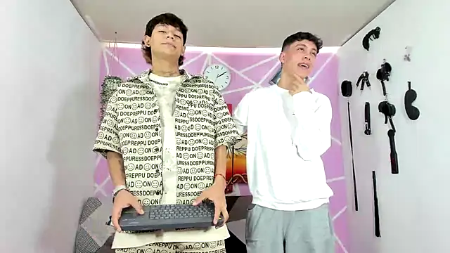 Snapshot of Fresahot2005 chatting on 02-01-25, 07:13 Fresahot2005 online show from 02-01-25, 07:13