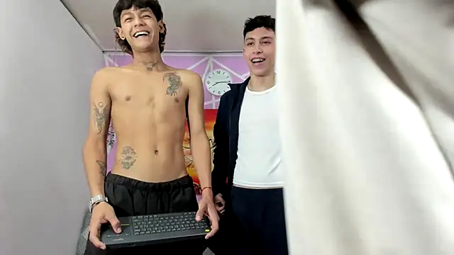 Snapshot of Fresahot2005 chatting on 01-31-25, 06:57 Fresahot2005 online show from 01-31-25, 06:57