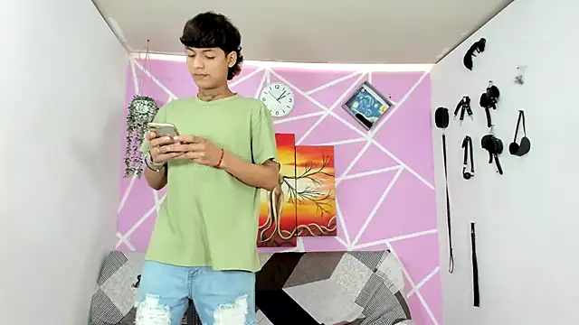 Snapshot of Fresahot2005 chatting on 02-03-25, 07:10 Fresahot2005 online show from 02-03-25, 07:10