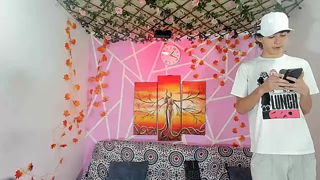 Snapshot of Fresahot2005 chatting on 11-23-25, 02:16 Fresahot2005 online show from 11-23-25, 02:16